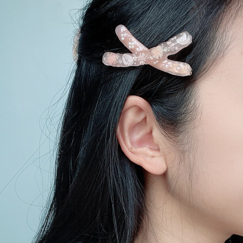 Japanese fake bow dried flower hairpin - Hair Accessories - Other Metals Pink