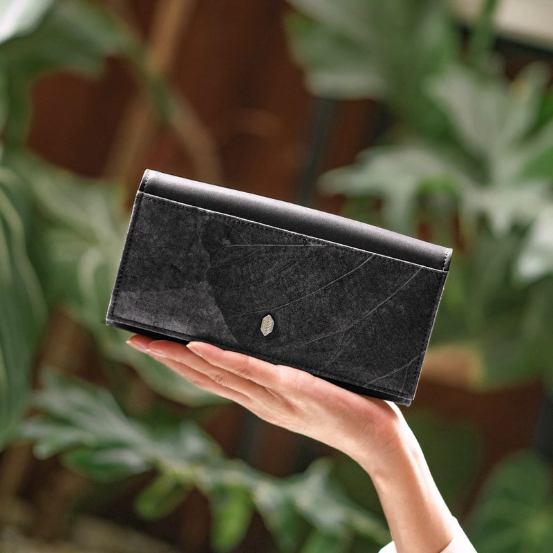 Vegan Fold-over Purse - Black - 皮夾/長短夾/錢包 - 植物．花 黑色