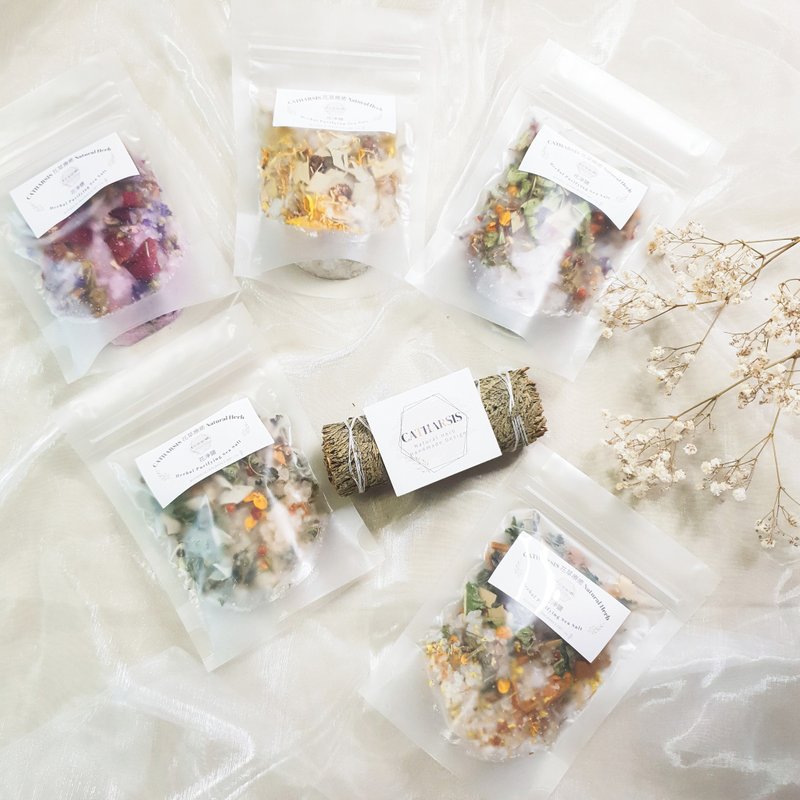 Herbal Purifying Sea Salt - Exquisite Gift Set (L) - Fragrances - Plants & Flowers Transparent