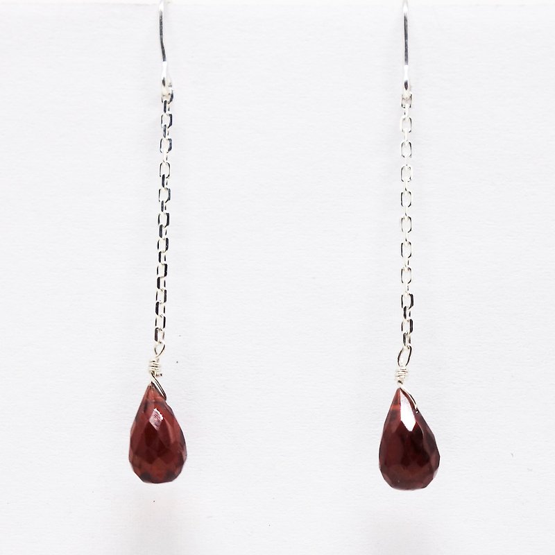 SV925 Garnet briolette long chain earrings【Pio by Parakee】天然石耳環 - Earrings & Clip-ons - Gemstone Red