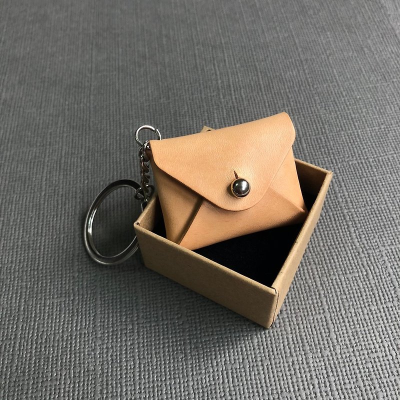 Envelope shape key ring free embossing service handmade leather goods - Charms - Genuine Leather 