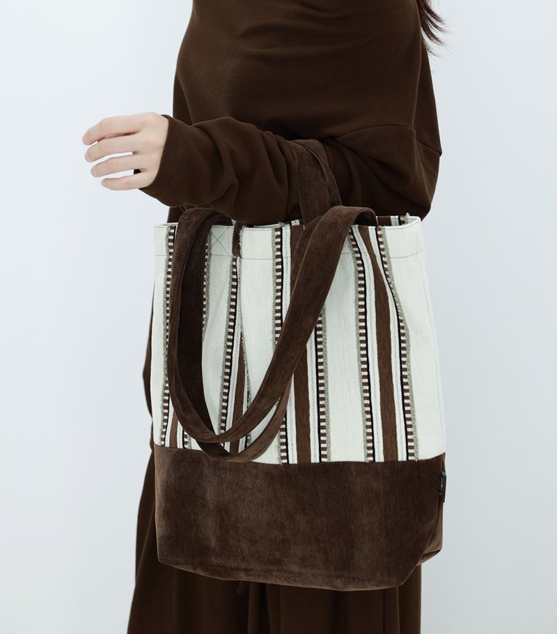 【薄荷奶咖】森系復古文青/高級感條紋拼接單肩手拎包 - 側背包/斜孭袋 - 其他材質 咖啡色