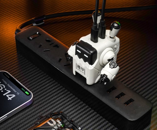 バッテリー+充電器 GravaStar Delta35 35W GaN Fast Charger GravaStar Delta35 35W GaN急速充電器 ドーンホワイト ロボット