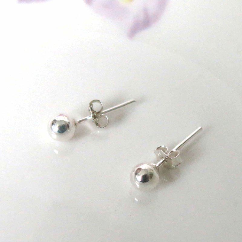 Sterling Silver Earrings – Small Round Silver Bead Earrings - ต่างหู - เงินแท้ สีเงิน