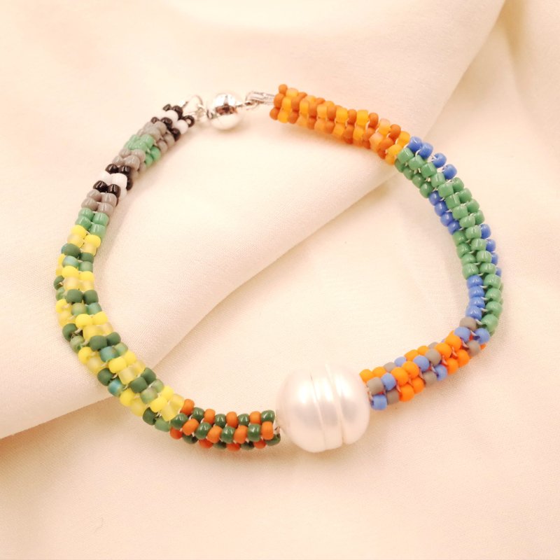 Henri Matisse Inspired Handwoven Beaded Bracelet - สร้อยข้อมือ - แก้ว หลากหลายสี