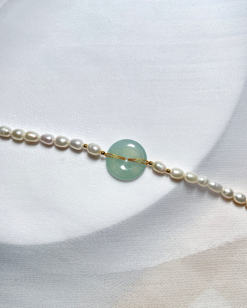 Pure 18k Gold Clear Blue Jadeite Ping An Buckle Pearl Bracelet - สร้อยข้อมือ - หยก สีน้ำเงิน