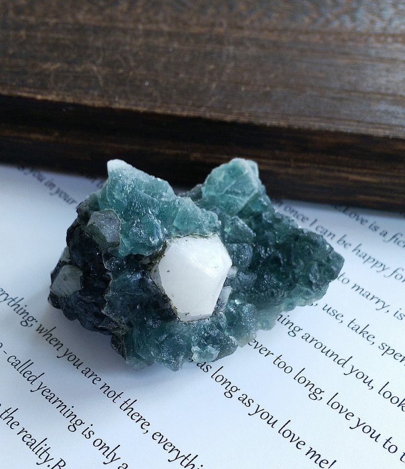 Fluorite 內蒙產地 藍螢石 水晶共生 天然礦石 原礦 - 擺飾/家飾品 - 其他材質 