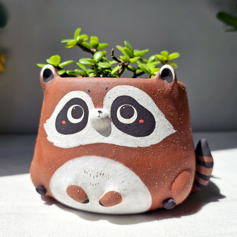 Brown raccoon plant pot. Handmade succulent planter. - 花瓶/花器 - 陶 