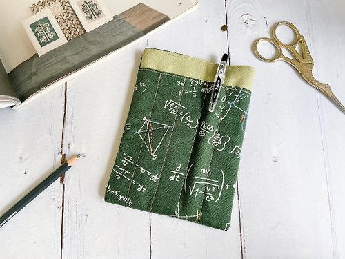 微微手作布物·繡花 雙層口袋式筆袋。物理公式