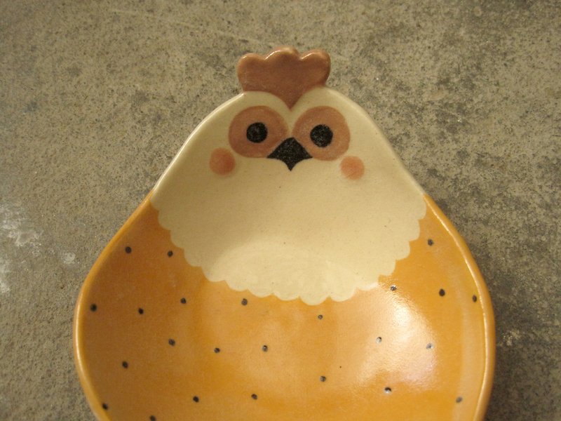 DoDo hand-made animal shape bowl-Doudou chicken shallow bowl (golden black dots) - ถ้วยชาม - ดินเผา สีเหลือง