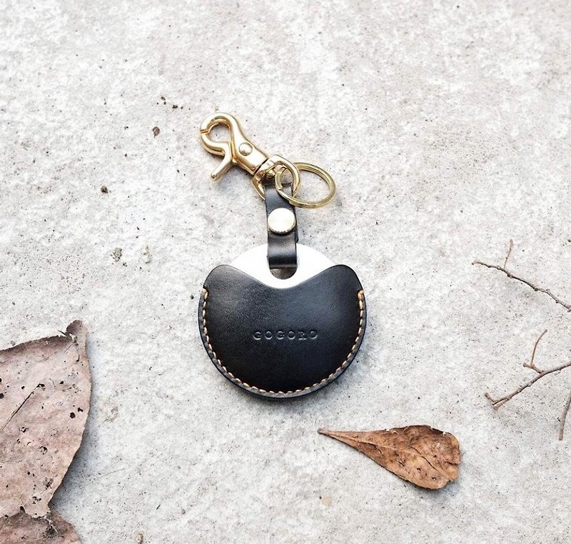 gogoro key key holster Europe through stained vegetable tanned leather black brass hardware + A free version of the stigma of letters / guitar .co - ที่ห้อยกุญแจ - หนังแท้ สีดำ