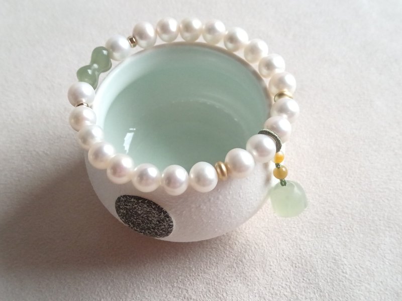 【Heart Lotus】Natural Freshwater Pearl Bracelet Lotus Pod and Hetian Jade Bone - สร้อยข้อมือ - ไข่มุก 