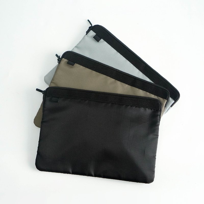 Folio : Jour Laptop Case กระเป๋าใส่แล็ปท็อปขนาด 14 นิ้ว - Laptop Bags - Other Materials 