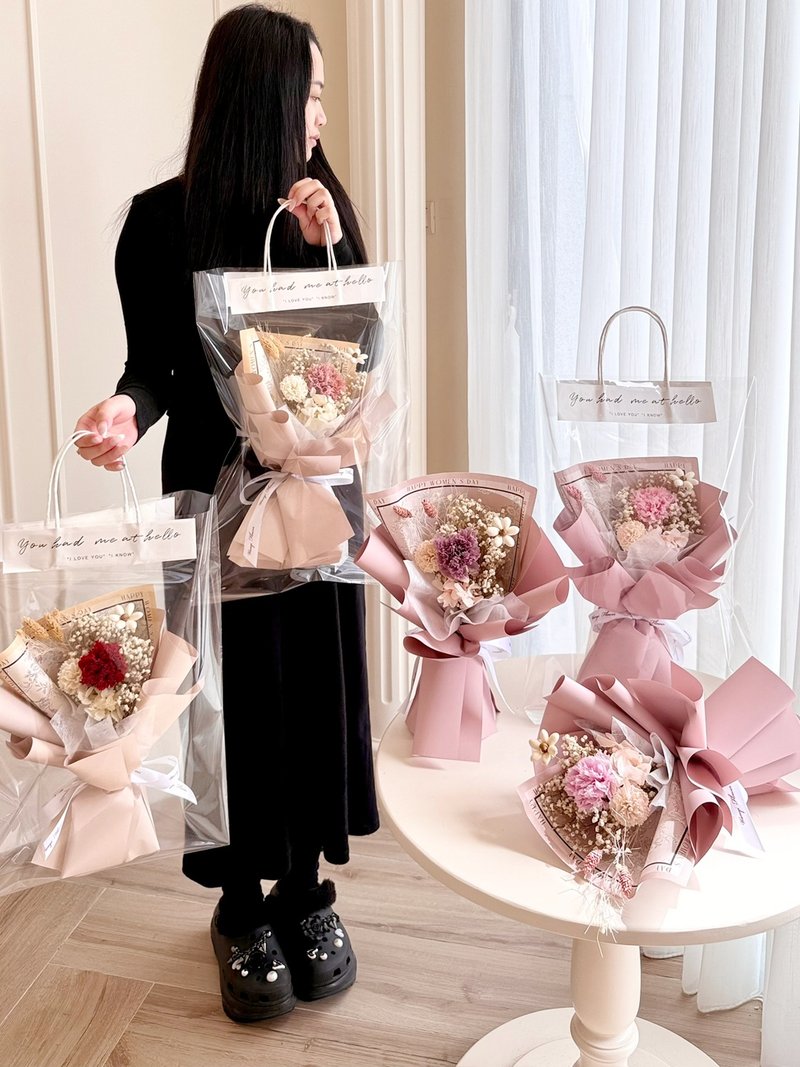 清新康乃馨花束+韓風提袋 母親節花束 乾燥花 永生花  母親節禮物 - 乾燥花/永生花 - 植物．花 紅色
