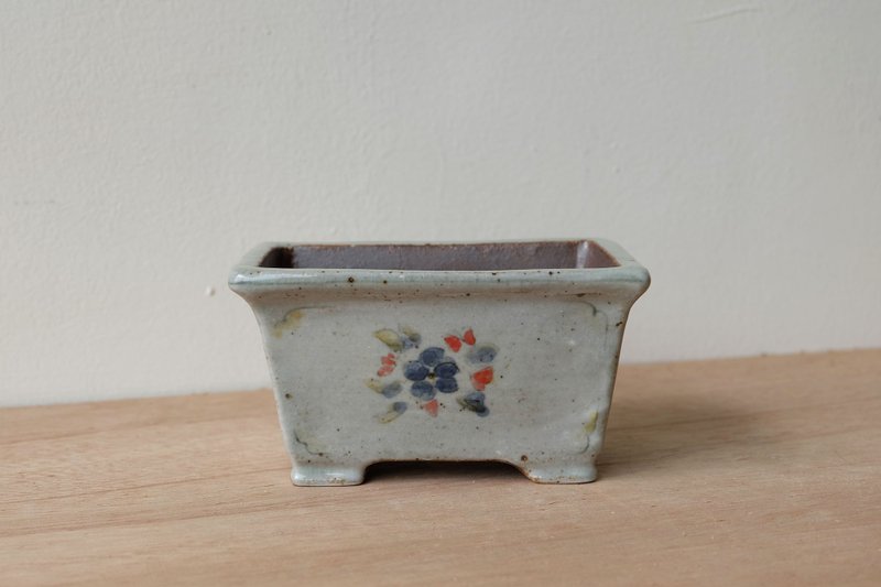 Square hand-made pottery pot - เซรามิก - ดินเผา 