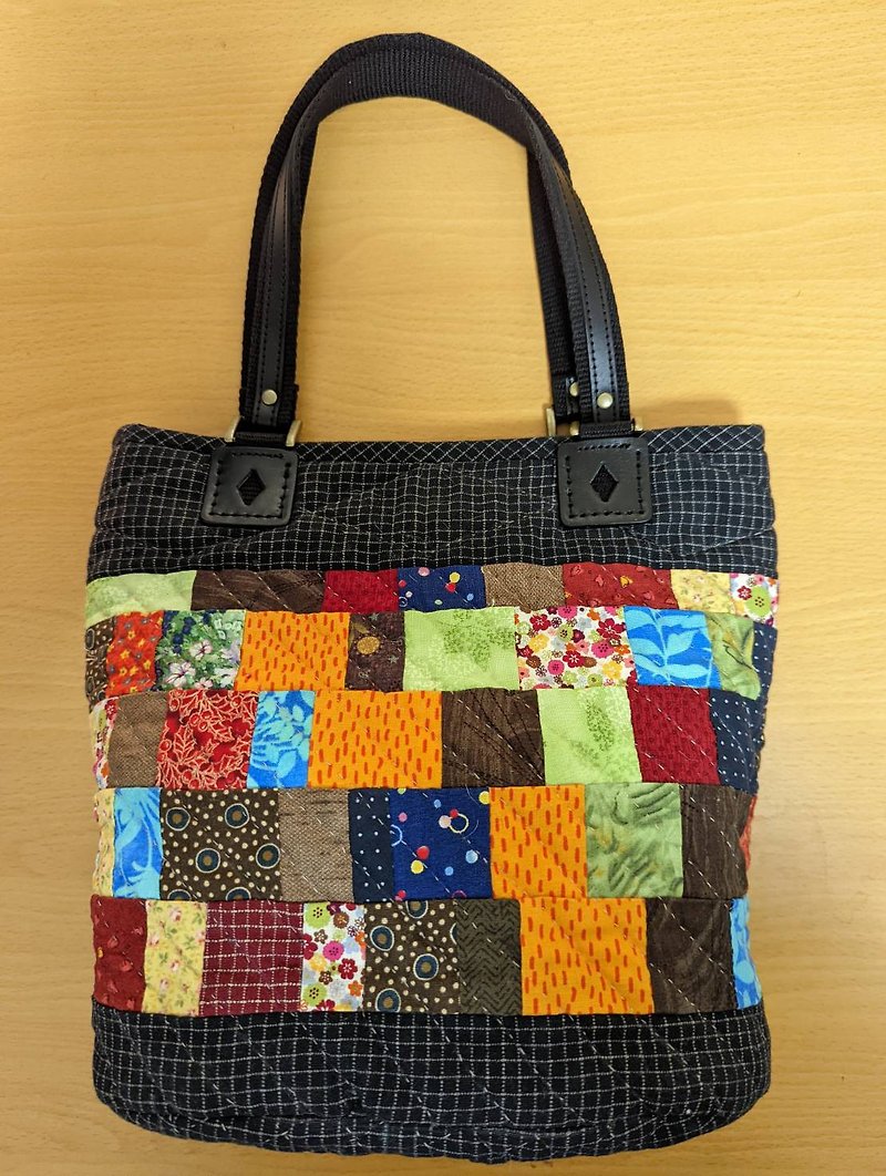 Boutique Handmade Zip Bucket Bag - กระเป๋าถือ - ผ้าฝ้าย/ผ้าลินิน หลากหลายสี