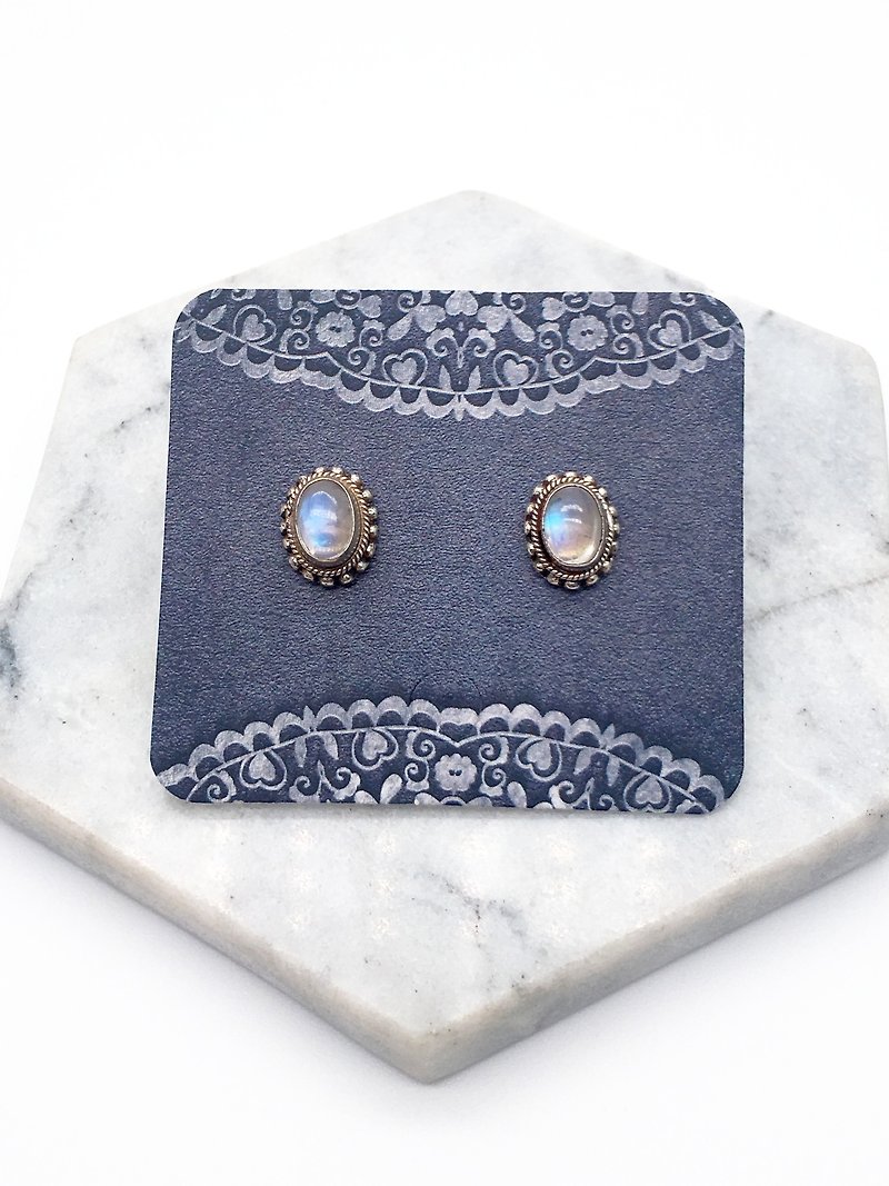 Moonlight stone 925 sterling silver elegant style earrings Nepal handmade mosaic production - Earrings & Clip-ons - Gemstone Blue