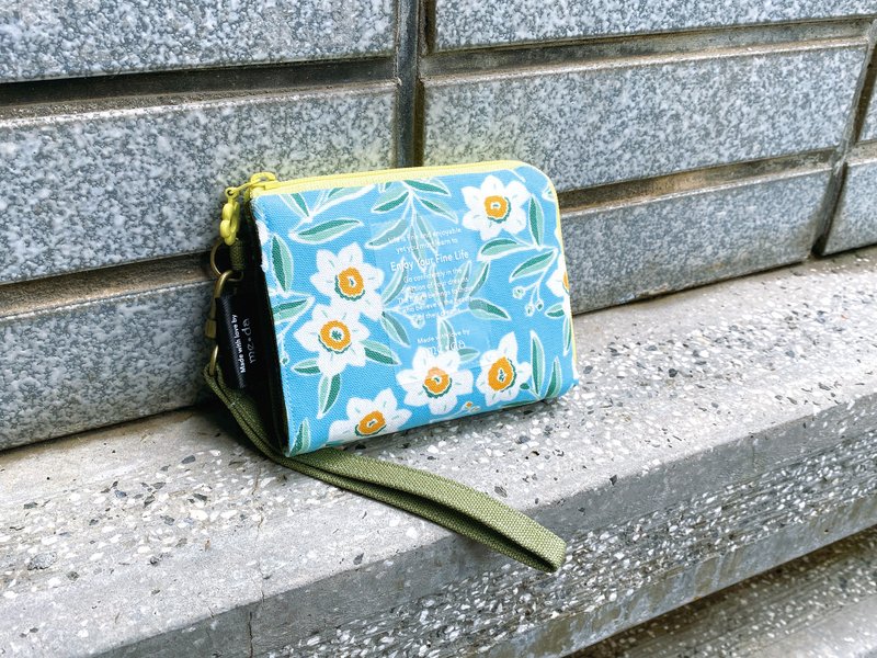 6 Coin Zippered Coin Purse Narcissus - กระเป๋าใส่เหรียญ - ผ้าฝ้าย/ผ้าลินิน สีน้ำเงิน