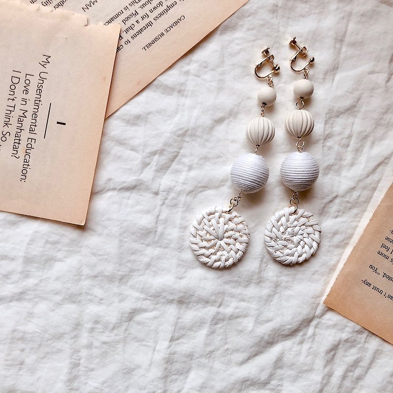 White round - Earrings & Clip-ons - Wood White
