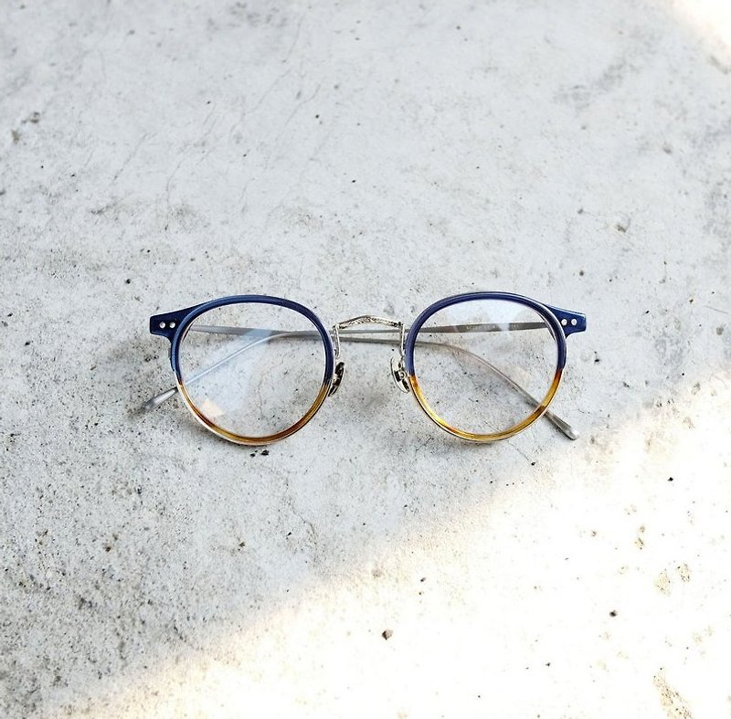 [Business trip] new fine carved titanium sheet metal design frame glasses frame blue tea gradient layer - กรอบแว่นตา - โลหะ สีน้ำเงิน