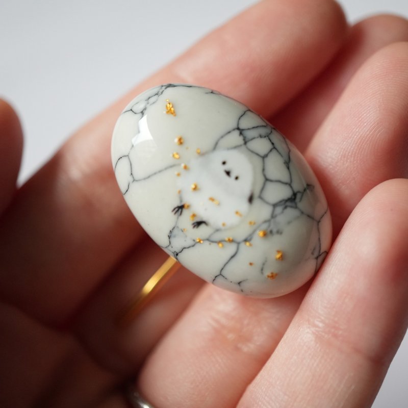 天然石ハウライトとシマエナガ、金箔のポニーフック 帯留め  ブローチ - ヘアアクセサリー - 宝石 ホワイト