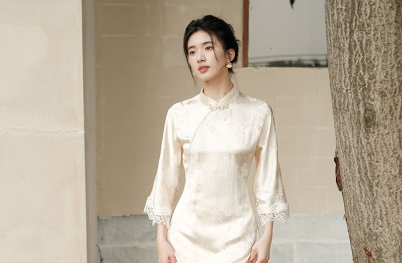 【香檳杏】新中式復古中國風 拼接蕾絲改良旗袍 - 洋裝/連身裙 - 其他材質 白色