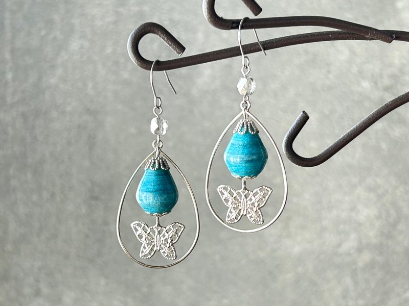 Butterfly and blue drop earrings, Clip-On paper, paper beads, light, blue, Halloween - ต่างหู - กระดาษ สีน้ำเงิน