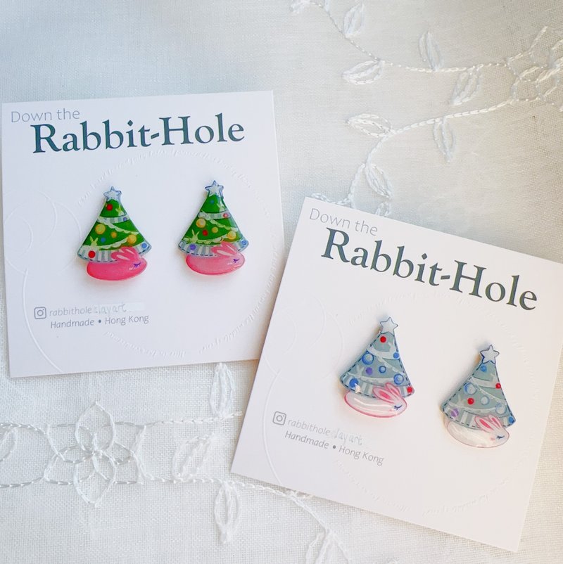 Rabbit under Christmas Tree (2 colours, ear clips available) - ต่างหู - พลาสติก 