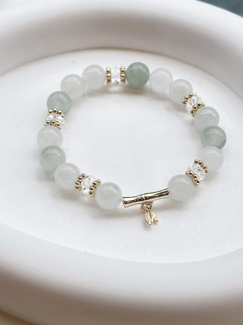 Tianshan Cui X white crystal diamond-cut - natural and elegant design bracelet - Bracelets - Crystal Green