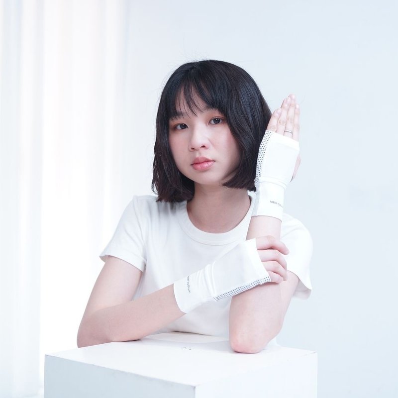 【MEGA COOUV】防曬冰感半掌手套 手蓋 手掌手套 UV-001 - 手套 - 其他材質 