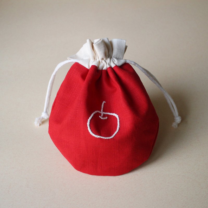 Embroidered drawstring pocket/an apple S - Toiletry Bags & Pouches - Cotton & Hemp Red