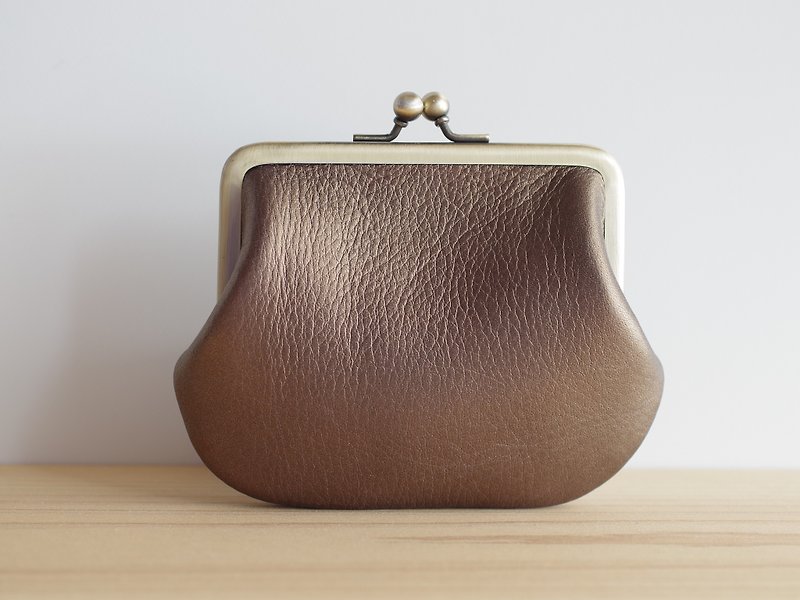 Square shaped leather gypsum - กระเป๋าสตางค์ - หนังแท้ สีทอง