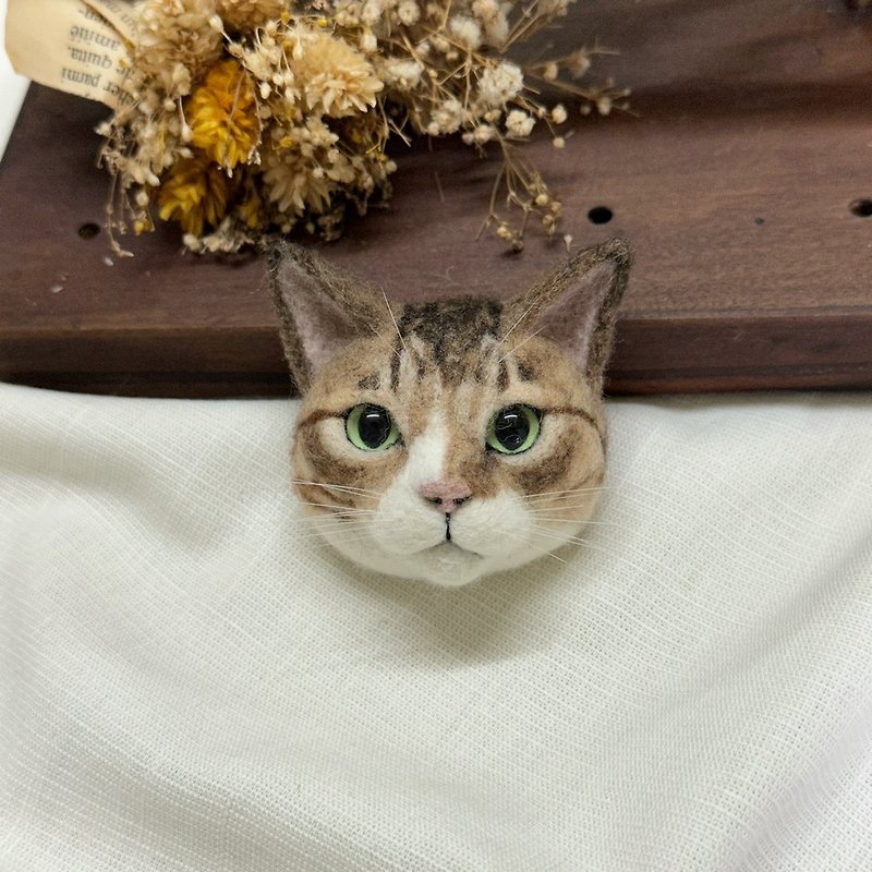 [Customizable] Wool felt handmade realistic shorthair cat pin - Brooches - Wool Khaki