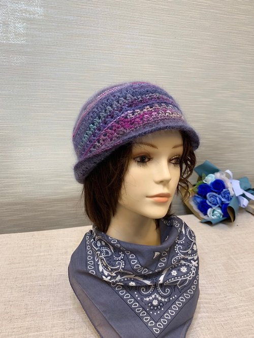 hm98k 走吧！編織 涼涼秋意濃。紫藍段染色。手工毛帽。簡單短帽簷。日本優質線材