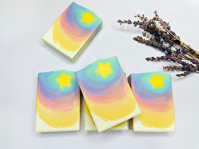 [24h shipping] Aurora Starry Sky-30% Olive Cocoa Moisturizing Soap Cold Process Soap Creative Gift Soap Gift Box - Soap - Eco-Friendly Materials 