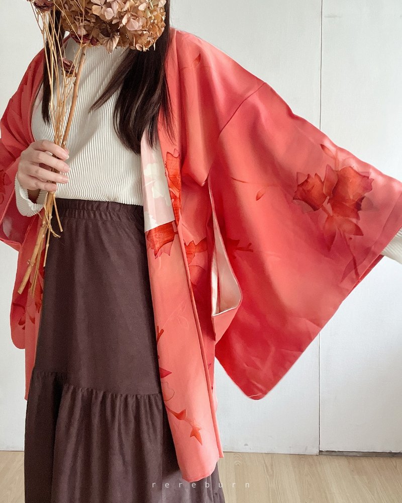 日本製和風花朵印花珊瑚粉紅古著羽織和服外套 - 女大衣/外套 - 聚酯纖維 紅色