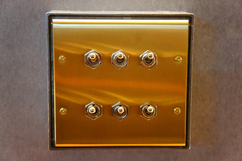 Edison-industry 復古 工業風 黃銅  黃銅開關  正規尺寸 六開 - 燈具/燈飾 - 其他金屬 卡其色