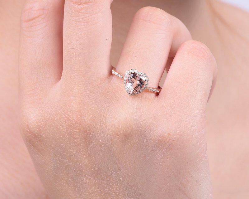 Heart Shaped Morganite Engagement Ring in 9K Rose Gold, Pink Engagement Ring - แหวนทั่วไป - โรสโกลด์ สีน้ำเงิน