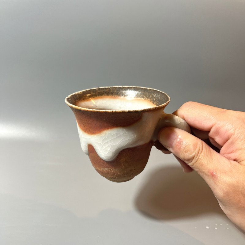 Pure hand-fired wood-fired Shino round-eared teacup/Autumn Cloud Series/Handmade by Xiao Pingfan - ถ้วย - ดินเผา 