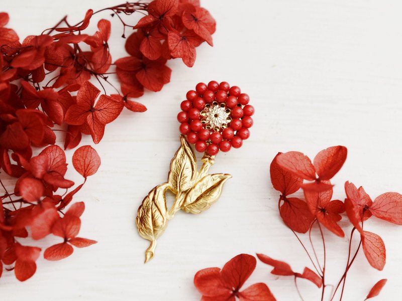 [Brooch] Antique retro single flower, red coral - เข็มกลัด - ทองแดงทองเหลือง สีแดง