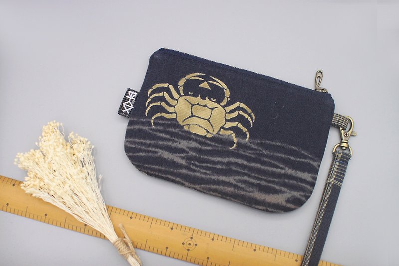 Peace clutch - beach crab, passport package, small storage bag - กระเป๋าคลัทช์ - ผ้าฝ้าย/ผ้าลินิน สีน้ำเงิน