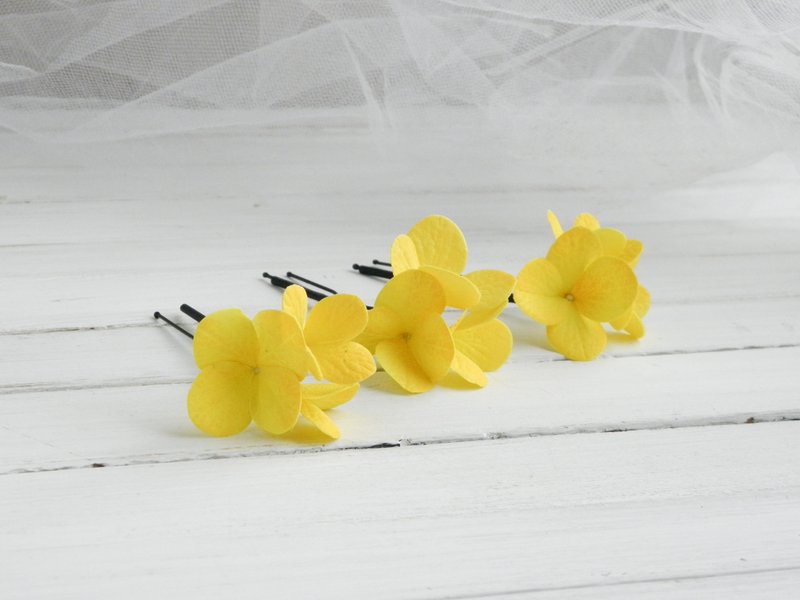 Yellow flower hair pins Hydrangea wedding hair piece Floral headpiece bride - 髮夾/髮圈 - 其他材質 黃色