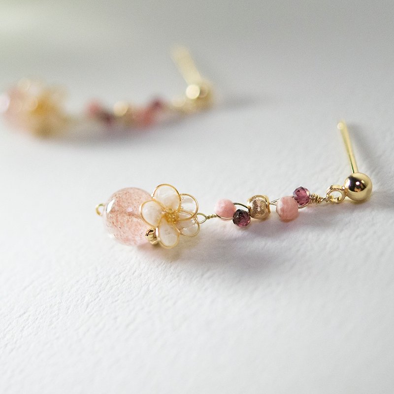 [Customized gift] Chuya-pink natural stone earrings strawberry crystal Stone gradient water - Earrings & Clip-ons - Semi-Precious Stones Pink