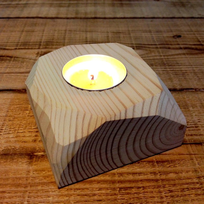 Zhiwentang-[Thinking from a Perspective] Handmade Candle Holder of Wushou Log - Candles & Candle Holders - Wood Transparent