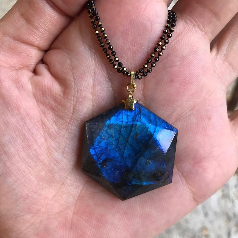 【Lost And Find】Natural Blue Labradorite Star of david 925 starnecklace - Necklaces - Gemstone Blue