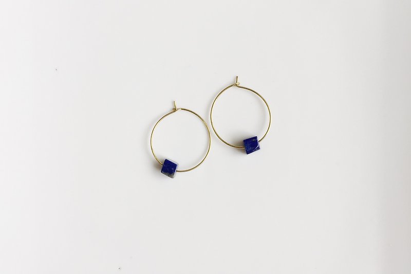 Green gold square brass ring shape earrings - ต่างหู - โลหะ สีน้ำเงิน