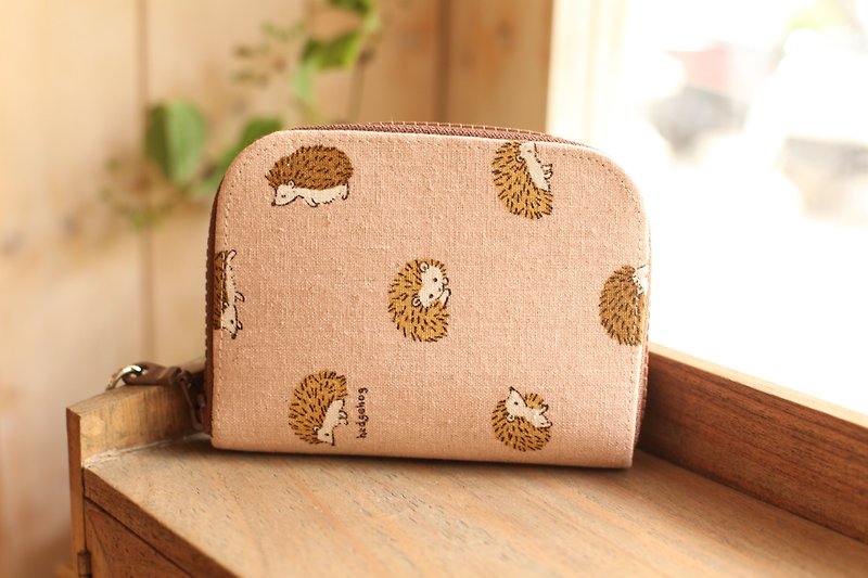 [Good day] hand-made cute hedgehog short clip. For personal use. gift. Suitable for both - Wallets - Cotton & Hemp Multicolor