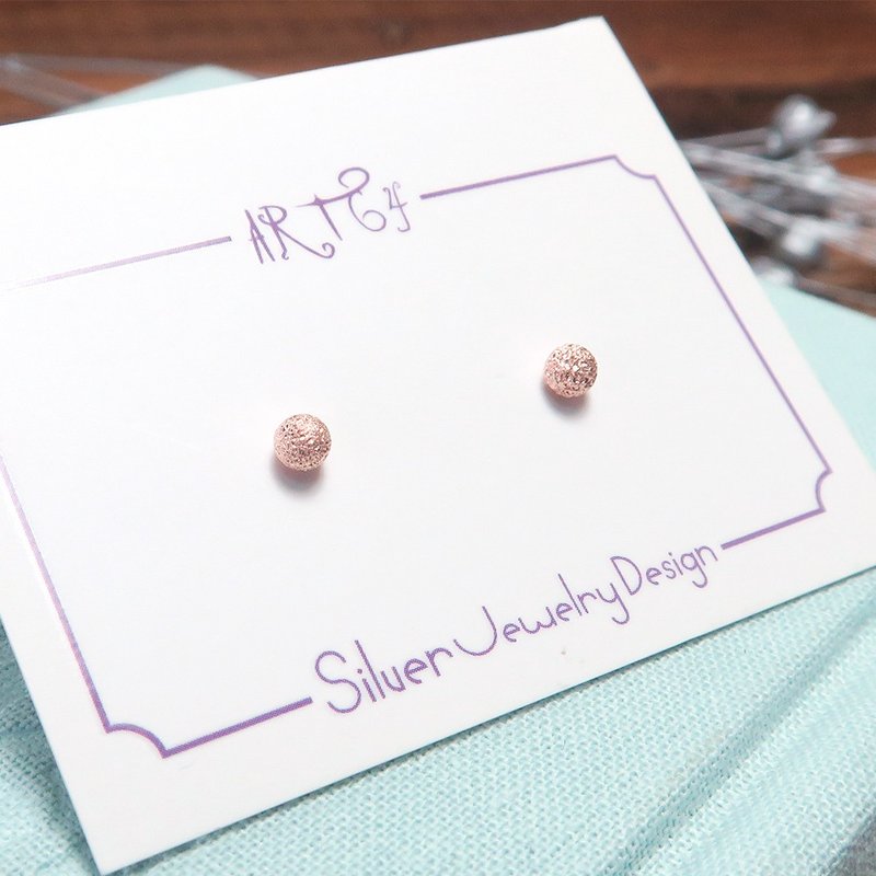 ミニマルなシルバー ビーズ イヤリング、イヤリングのマストアイテム、3 mm のマットとサンド テクスチャ ビーズ、ローズ ゴールド、925 スターリング シルバーのピン - ピアス・イヤリング - スターリングシルバー ピンク