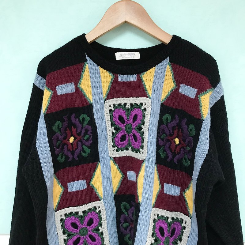 Sweater / Black Embroidery Sweater - Women's Sweaters - Wool Black