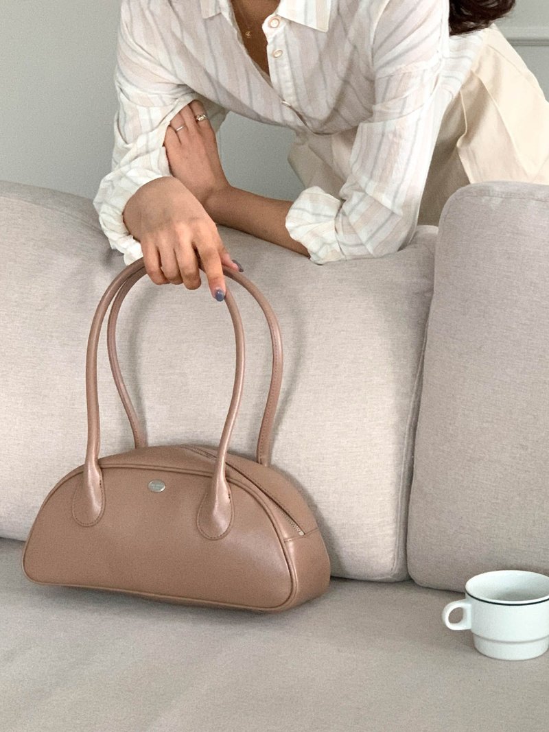 The Ally from Korea | SEMI BAG | Beige | Handbag Shoulder bag - กระเป๋าแมสเซนเจอร์ - หนังเทียม สีกากี